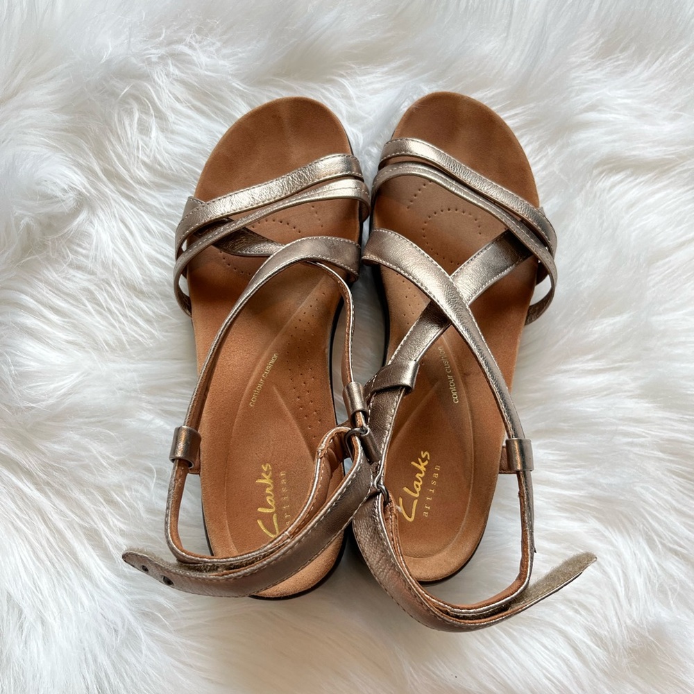 Clark’s Gold Leather Sandals Size 9.5B